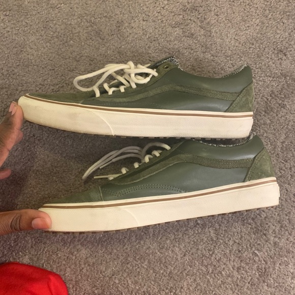 Vans - Picture 1 of 2